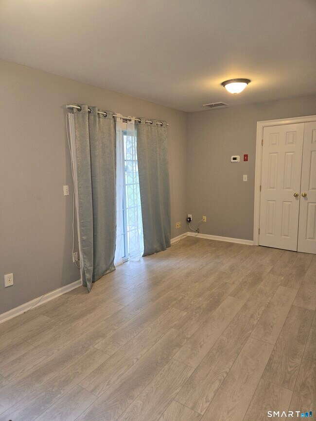 Building Photo - 157 Leeder Hill Dr