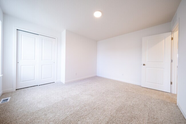 Building Photo - 22660 Isla Wy