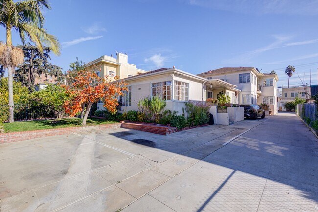 Building Photo - Berendo Street Apartments