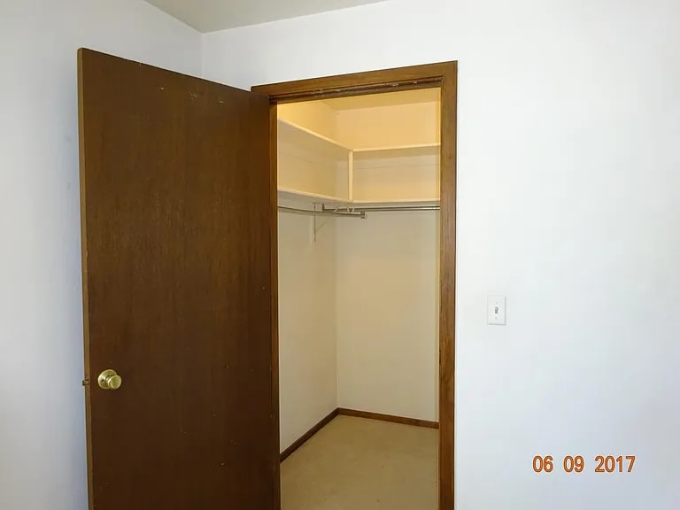 Building Photo - 2800 Kalmia Ave