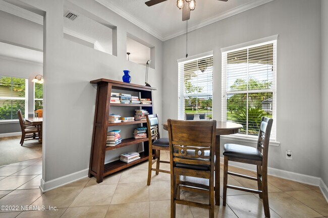 Building Photo - 1042 Southern Hills Dr