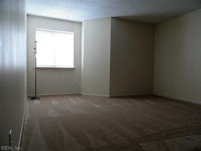 Building Photo - 529 Pheasant Run