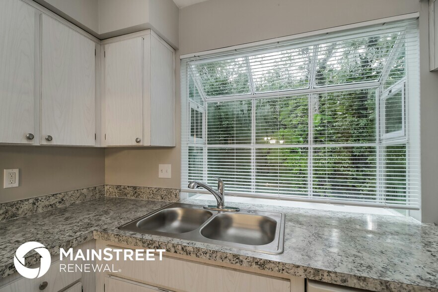 Building Photo - 2134 Churchill Downs Cir