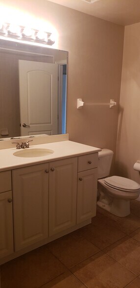 Building Photo - 424 Luna Bella Ln