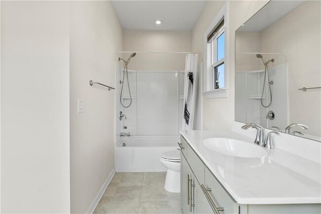 Building Photo - 2076 Holtz Ln