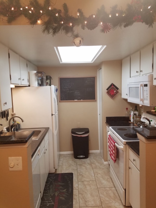 Building Photo - 14102 E Colorado Dr