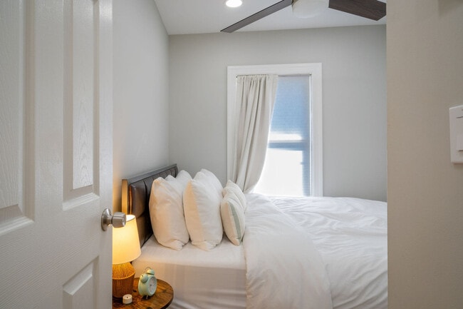 Building Photo - 525 Circle Dr