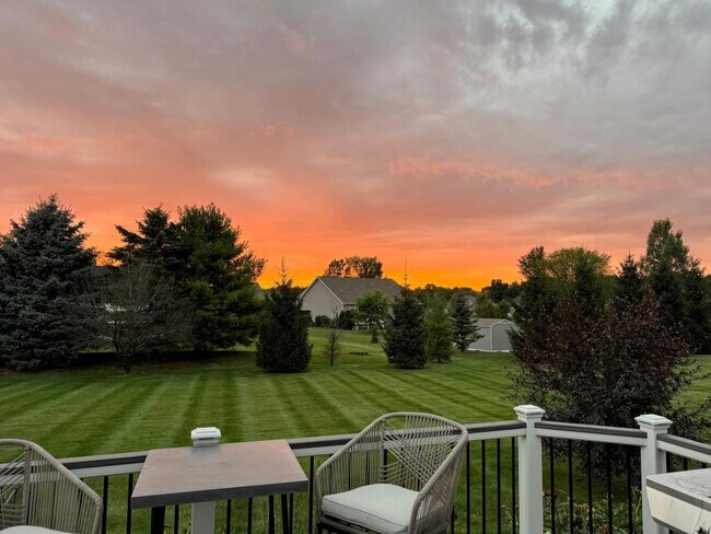 Building Photo - 1285 Sweet Grass Trail N