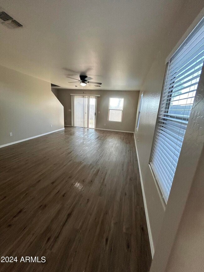 Building Photo - 2488 E Meadow Lark Way