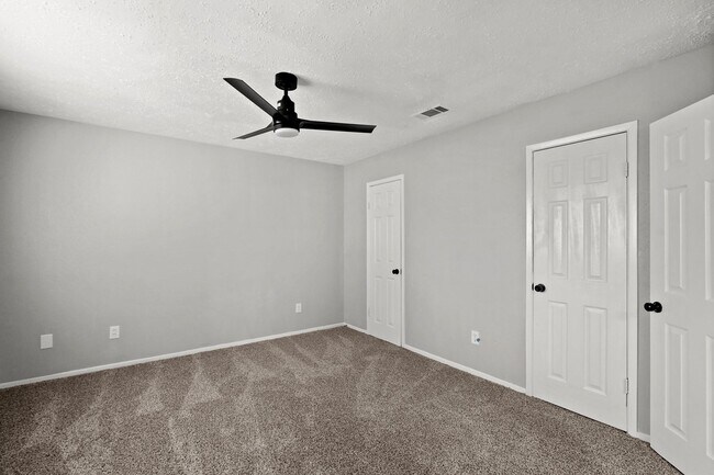 Building Photo - 7215 Trogon Ln
