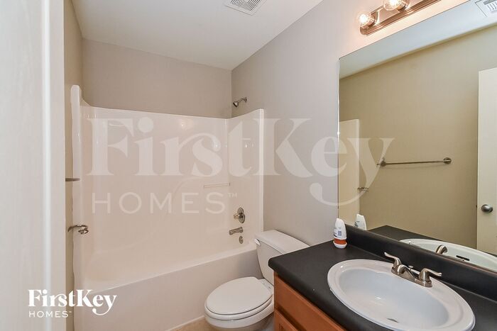 Building Photo - 8145 Willowbank Way
