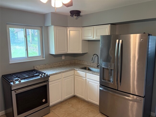 Building Photo - 2415 Chesstal St