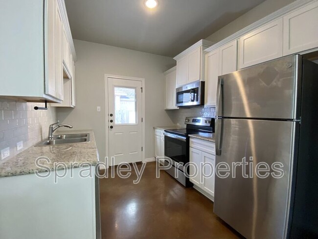 Building Photo - 206A Sparrow Cove