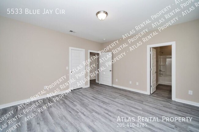 Building Photo - 5533 Blue Jay Cir