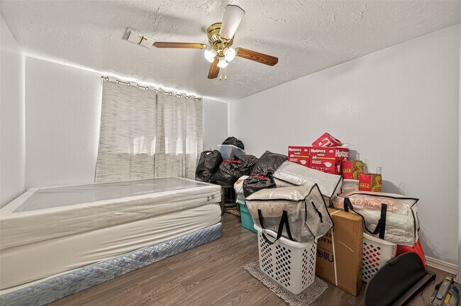 Building Photo - 13175 Clarewood Dr