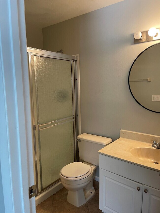 Building Photo - 2017 Oleander Blvd