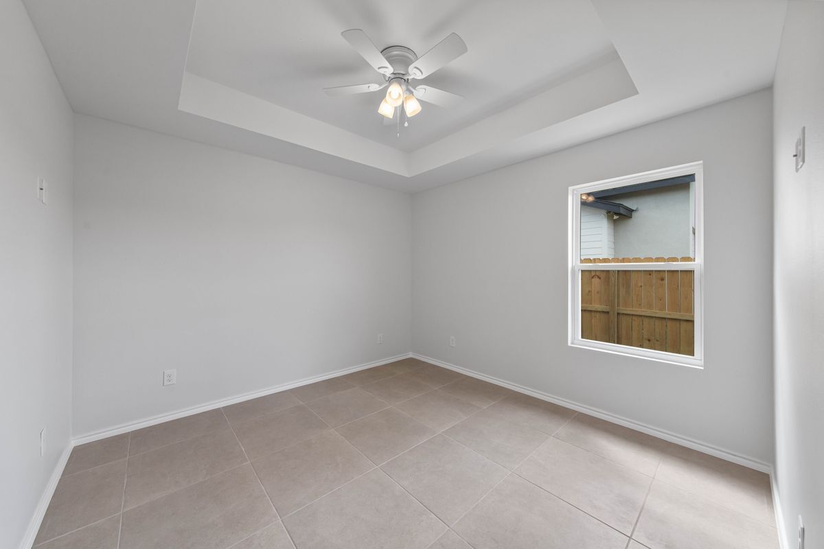 Building Photo - 664 Marrs Ave