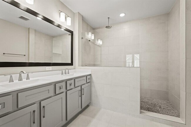 Building Photo - 10972 Hewitt Cliff Ln