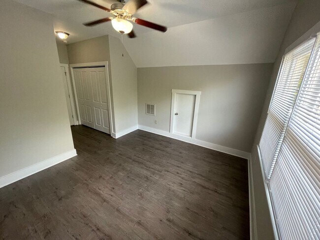 Building Photo - PRE-LEASING FOR AUGUST 2024!