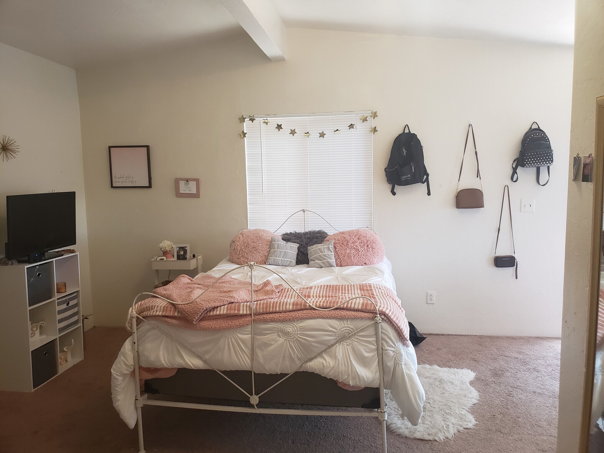 Bedroom - 802 E Lester St