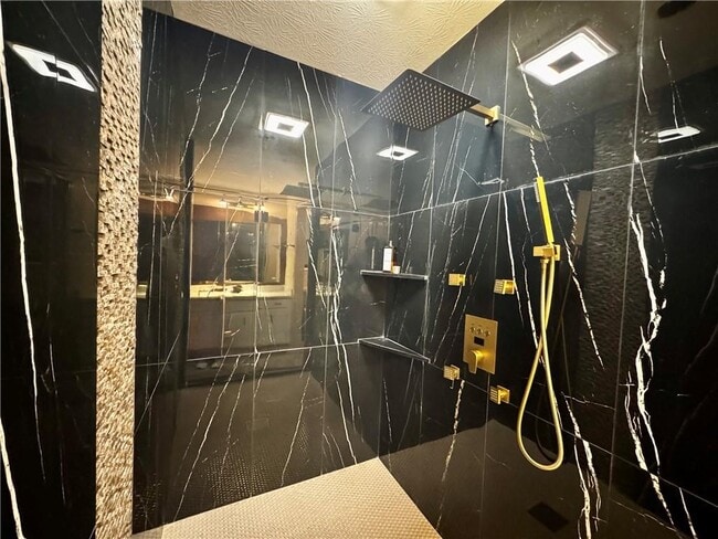 Building Photo - 1709 Rangewood Dr SW