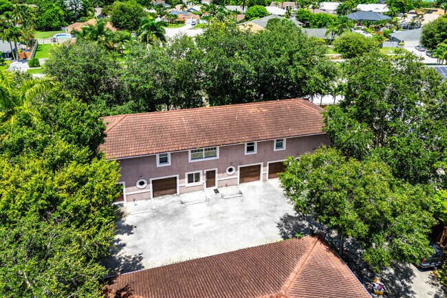 Building Photo - 13789 Yarmouth Dr