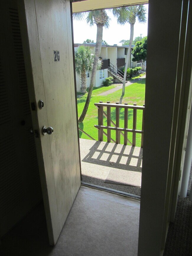 Building Photo - 300 Miracle Strip Pkwy