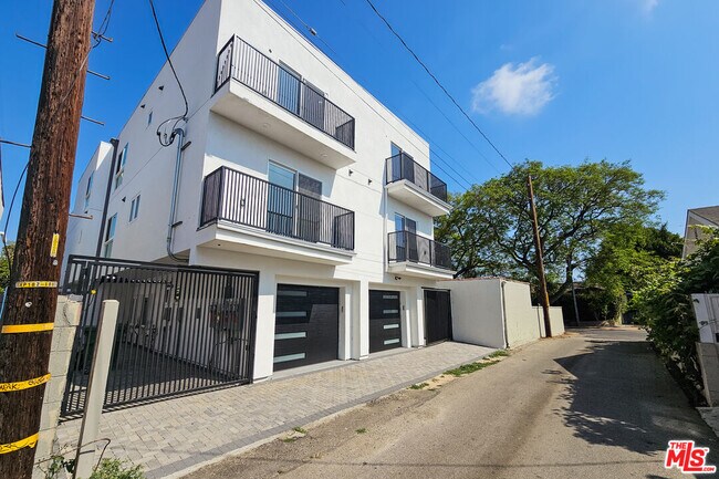 Building Photo - 2055 S Garth Ave