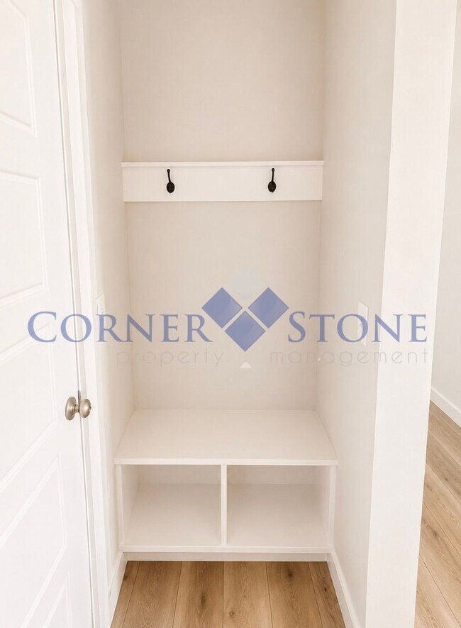 Building Photo - Brand New Home with Stunning Finishes!