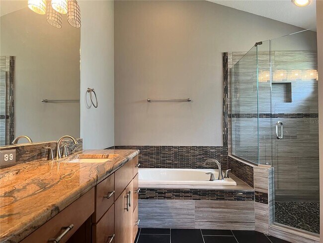 Building Photo - 12835 Standbridge Dr
