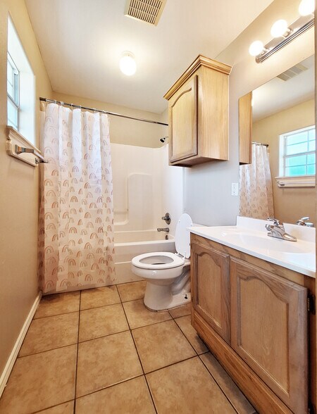 Building Photo - 2502 Cervantes Ave