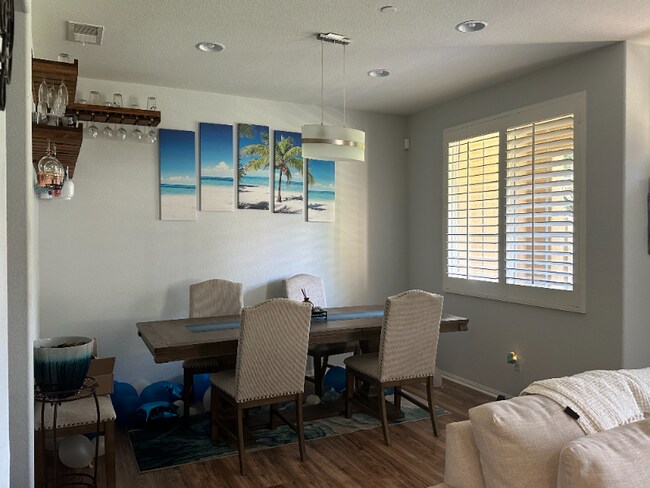 Building Photo - 1460 Mockingbird Ct