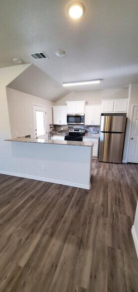 Building Photo - 115 Appalachian Trl