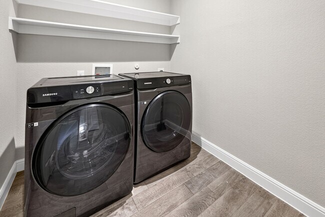 Building Photo - 841 Blackhorse Trl