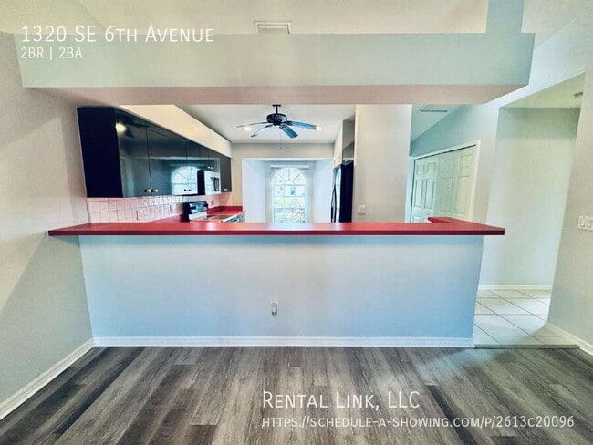 Building Photo - 1320 SE 6th Ave