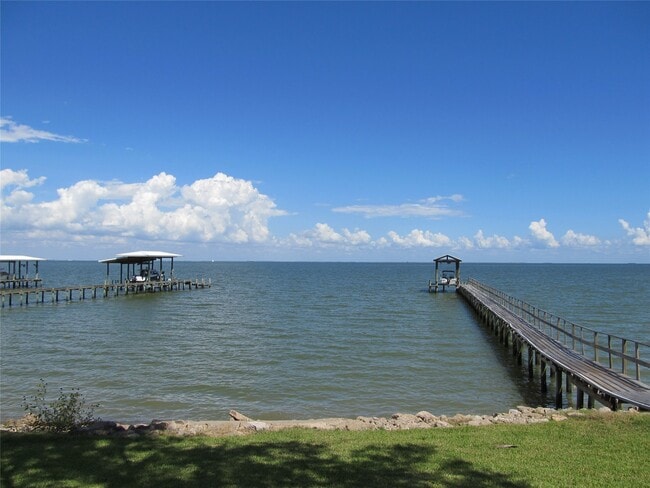 Building Photo - 3 Avenue E