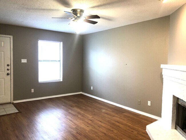Building Photo - 3063 Olympia Dr