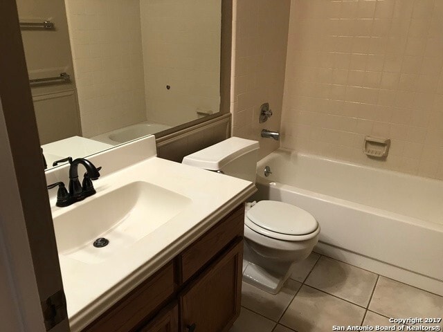 Building Photo - 13851 Susancrest Dr
