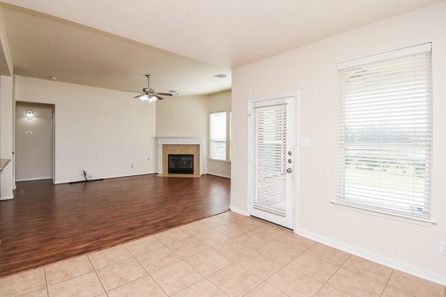 Building Photo - 6203 Ledger Ln