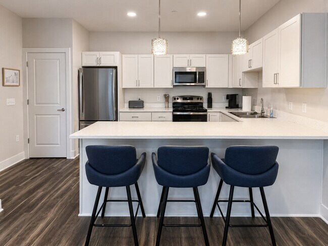 Building Photo - 813 Lincolnway-SI FL1-ID1627171P