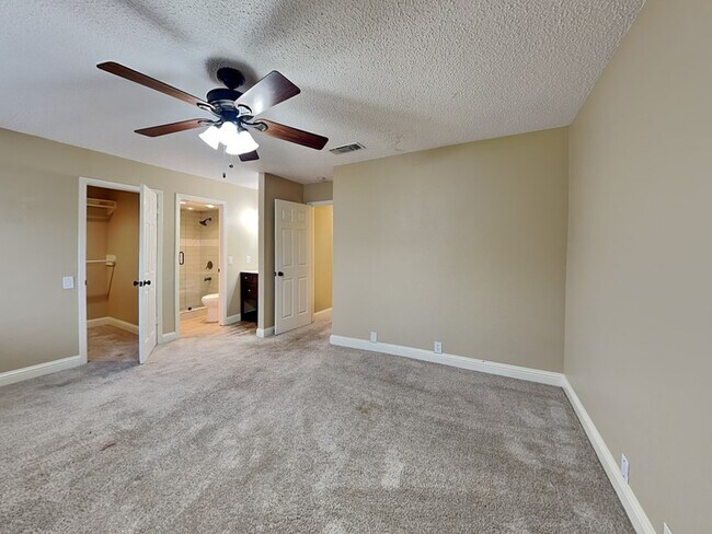 Building Photo - 12012 Leisure Dr