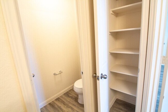 Building Photo - 4915 War Horse Dr