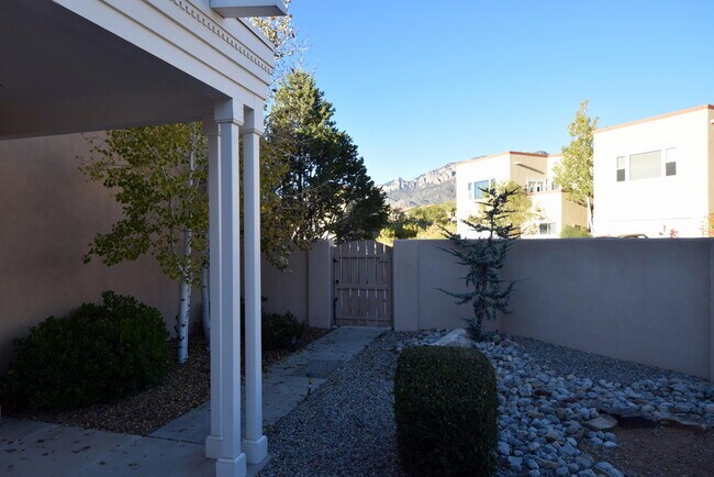 Building Photo - 5809 Vulcan Vista Dr NE