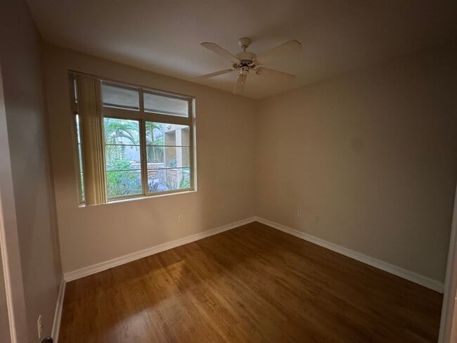 Building Photo - 3 Bedroom 2 Bathroom down town San Diego