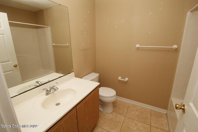 Building Photo - 2230 Redwood Cir