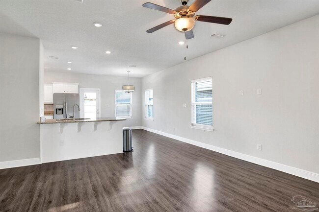 Building Photo - 12295 Pinfish Rd