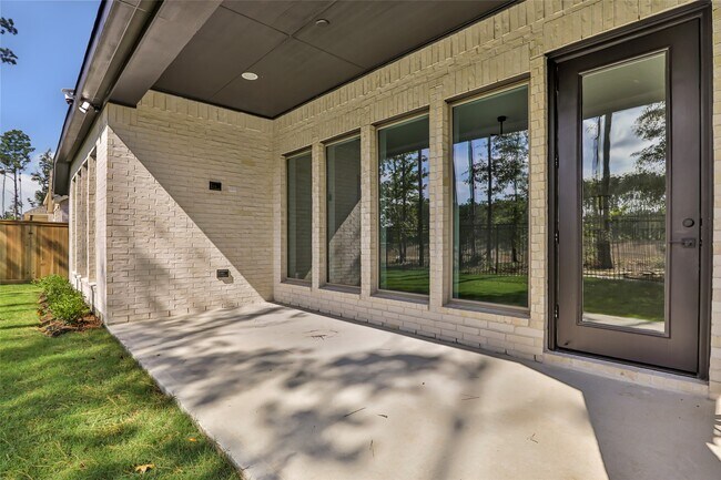 Building Photo - 21943 Gateway Arch Dr