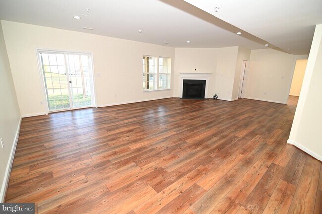 Building Photo - 7001 Chaptico Ct