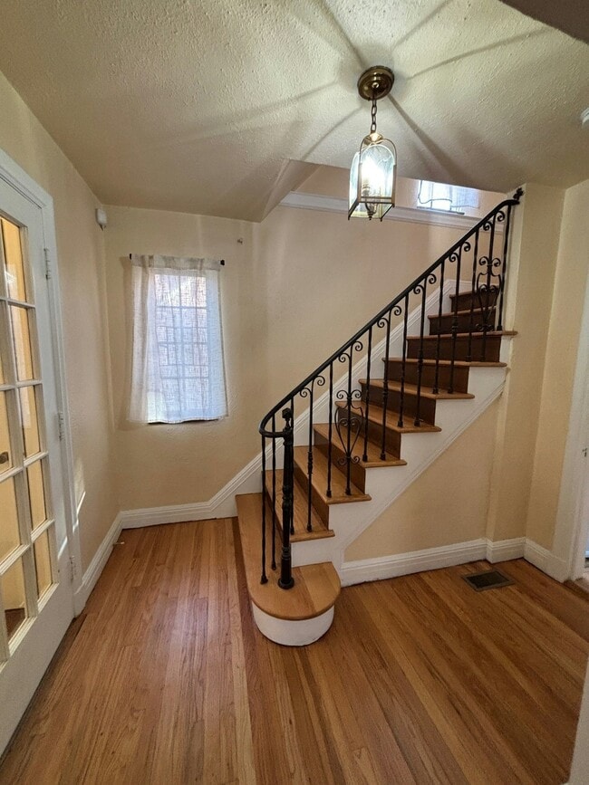 Building Photo - 21440 Lathrup St