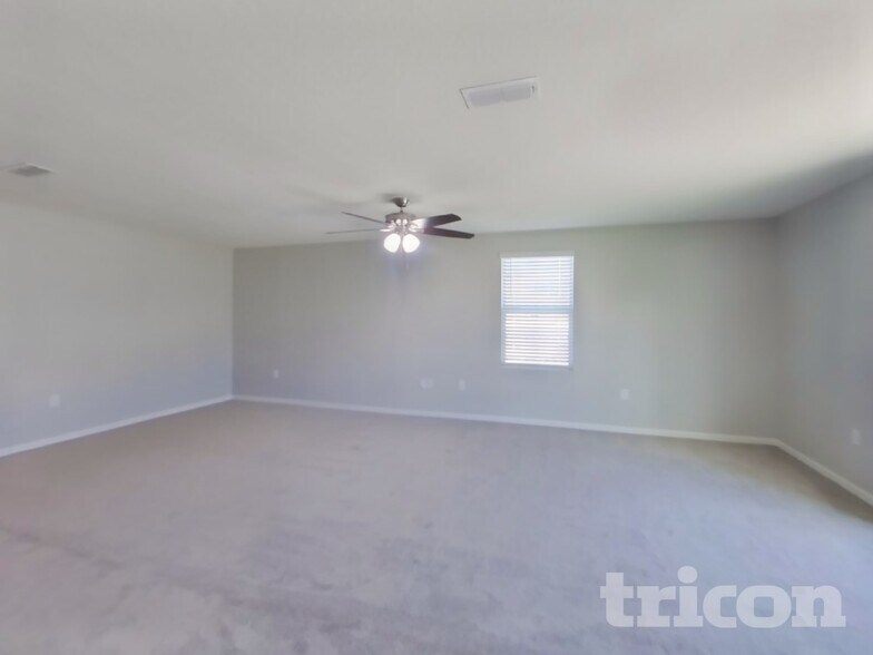 Building Photo - 2210 Pebble Point Dr